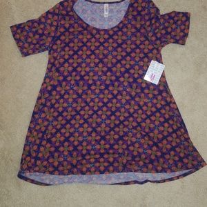 NWT Lularoe Perfect T